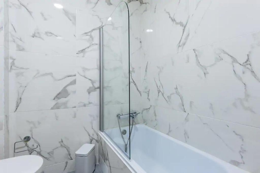 Imperial Apartment 1, 2 E 3 บรากา ภายนอก รูปภาพ